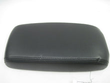 Load image into Gallery viewer, Console Lid Mazda 6 2005 05 - 642841
