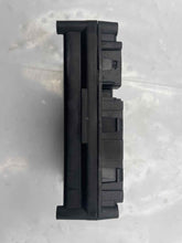Load image into Gallery viewer, TRANSFER CASE CONTROL MODULE COMPUTER Rainier Trailblazer 9-7x 06-09 - NW27125
