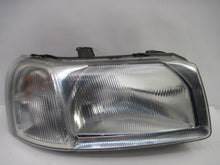 Load image into Gallery viewer, HEADLIGHT LAMP ASSEMBLY Freelander 2002 02 2003 03 Right - 658413
