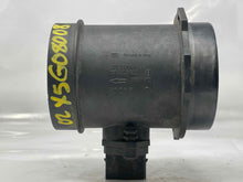 Load image into Gallery viewer, Mass Air Flow Sensor Meter MAF 540i 740i 740il X5 Z8 99-03 - NW4926
