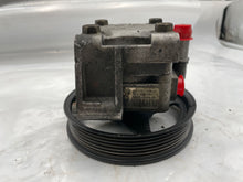 Load image into Gallery viewer, POWER STEERING PUMP S Type 2001 01 2002 02 03 04 - 08 - NW163538
