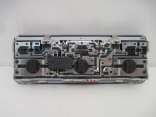 Load image into Gallery viewer, Console BMW 330i 330xi 2004 04 - 667158
