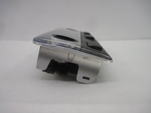Load image into Gallery viewer, Console BMW 330i 330xi 2004 04 - 667158
