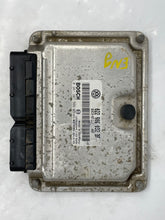 Load image into Gallery viewer, ECU ECM COMPUTER Volkswagen Touareg 2004 04 3.2L - NW62929
