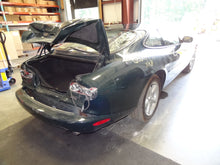 Load image into Gallery viewer, AC A/C AIR CONDITIONING COMPRESSOR Jaguar XK8 1997 97 1998 98 - NW42591
