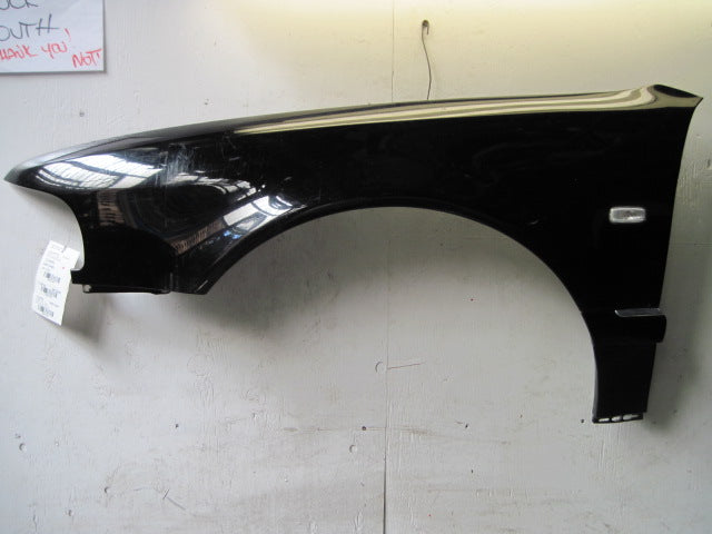 FENDER Audi A8 S8 2000 00 2001 01 2002 02 03 Left - 677408