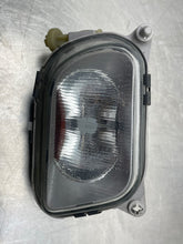 Load image into Gallery viewer, FOG LAMP LIGHT E300d E320 E320T Wagon E420 E430 E55 96-99 Bumper Mounted Right - NW83088
