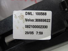 Load image into Gallery viewer, Console Volvo S60 2009 09 - 679777
