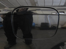 Load image into Gallery viewer, Fuel Filler Door Audi A4 2006 06 - 684882

