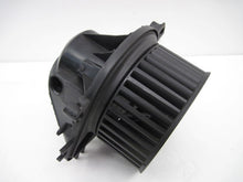 Load image into Gallery viewer, HEATER BLOWER MOTOR Mini Cooper 02 03 04 05 06 07 08 - 685032
