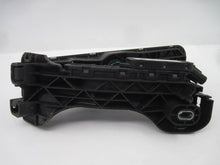 Load image into Gallery viewer, ELECTRONIC PEDAL ASSEMBLY Volkswagen EOS 2007 07 - 685310
