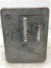 Load image into Gallery viewer, ABS PUMP Volvo V70 S70 V40 05 06 07 - NW2853
