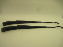 Load image into Gallery viewer, WIPER ARMS PAIR Pathfinder 2008 08 - 688799
