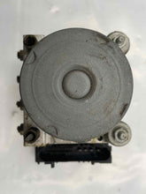 Load image into Gallery viewer, ABS PUMP Saab 9-2X Impreza 2005 05 manual - NW2400

