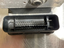 Load image into Gallery viewer, ABS PUMP Volvo V70 S70 V40 05 06 07 - NW2849
