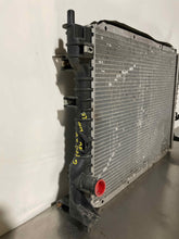 Load image into Gallery viewer, RADIATOR Lincoln LS LS6 LS8 2006 06 - NW131770
