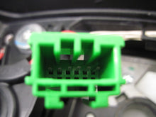 Load image into Gallery viewer, STEERING WHEEL 2004 04 Volvo S60 - 701354
