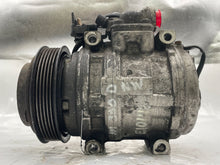 Load image into Gallery viewer, AC COMPRESSOR MERCEDES 190 300D 300E 88 89 90 91 92 93 - NW42896
