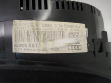 Load image into Gallery viewer, SPEEDOMETER CLUSTER Audi A4 2005 05 - 711168
