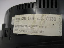 Load image into Gallery viewer, SPEEDOMETER CLUSTER Audi A4 2005 05 - 711168
