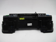 Load image into Gallery viewer, SPEEDOMETER CLUSTER Audi A4 2005 05 - 711168
