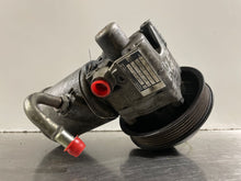 Load image into Gallery viewer, POWER STEERING PUMP Mercedes S320 1992 92 93 94 95 - 99 - NW163820
