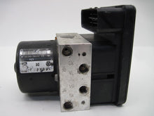 Load image into Gallery viewer, ABS PUMP BEETLE GOLF JETTA 2001 02 03 04 05 06 - 713683
