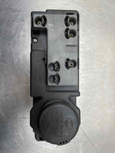 Load image into Gallery viewer, Vacuum Pump  MERCEDES CLK 1999 - NW189254
