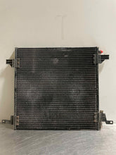 Load image into Gallery viewer, AC CONDENSER ML320 ML500 ML430 2000 00 01 02 03 04 05 - NW44022
