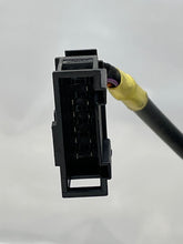 Load image into Gallery viewer, Radio Volkswagen Beetle 2010 - NW140067
