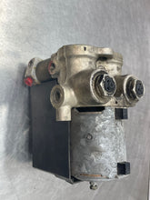 Load image into Gallery viewer, ABS Pump  PORSCHE 928 1987 - NW2259
