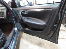 Load image into Gallery viewer, FRONT INTERIOR DOOR TRIM PANEL Volvo S60 2009 09 - 724808
