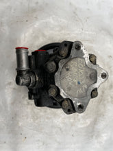 Load image into Gallery viewer, POWER STEERING PUMP Range Rover 1995 95 96 97 - NW163996
