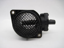 Load image into Gallery viewer, Mass Air Flow Sensor Meter MAF A4 TT Beetle Golf Golf Cabriolet 00-07 - 729289

