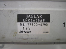 Load image into Gallery viewer, CLIMATE CONTROL COMPUTER JAGUAR XJ8 1998 99 00 01 02 03 - 730035
