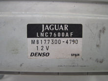 Load image into Gallery viewer, CLIMATE CONTROL COMPUTER JAGUAR XJ8 1998 99 00 01 02 03 - 730118
