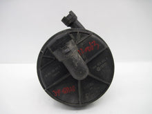 Load image into Gallery viewer, AIR INJECTION PUMP SMOG Audi TT A4 A6 Golf Toureg Jetta 00 01 02 03 04 05 - 09 - 731079
