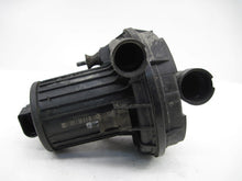 Load image into Gallery viewer, AIR INJECTION PUMP SMOG Audi TT A4 A6 Golf Toureg Jetta 00 01 02 03 04 05 - 09 - 731136
