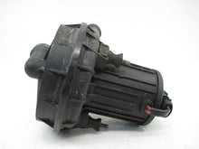 Load image into Gallery viewer, AIR INJECTION PUMP SMOG Audi TT A4 A6 Golf Toureg Jetta 00 01 02 03 04 05 - 09 - 731136

