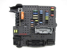 Load image into Gallery viewer, FUSE BOX Volvo XC90 05 06 07 08 09 10 11 12 13 14 - 736263
