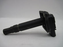 Load image into Gallery viewer, IGNITION COIL Audi A4 A6 A8 S8 Beetle 99 00 01 02 03 04 - 736460
