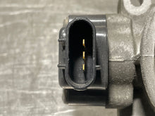 Load image into Gallery viewer, Throttle Body  LINCOLN LS 2000 - NW177546
