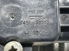 Load image into Gallery viewer, Throttle Body  LINCOLN LS 2000 - NW177546
