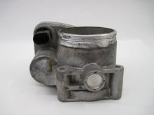 Load image into Gallery viewer, THROTTLE BODY BMW 320I 325I 525I X3 Z3 Z4 01 02 03 - 06 - 757437
