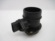 Load image into Gallery viewer, Mass Air Flow Sensor Meter MAF Q7 Beetle Golf Golf Cabriolet 00-11 - 758654
