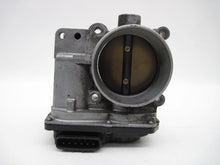 Load image into Gallery viewer, THROTTLE BODY Volvo S40 V70 2004 04 05 06 07 08 - 760039
