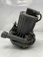 Load image into Gallery viewer, AIR INJECTION PUMP SMOG Audi A8 2003 03 2004 04 2005 05 4.2L - NW7989
