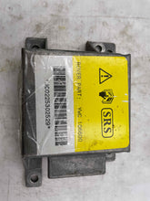 Load image into Gallery viewer, AIR BAG COMPUTER Land Rover Discovery 99 00 01 02 03 04 - NW36950
