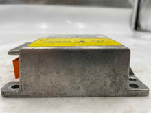 Load image into Gallery viewer, AIR BAG COMPUTER Land Rover Discovery 99 00 01 02 03 04 - NW36950
