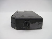 Load image into Gallery viewer, BODY CONTROL MODULE LAND ROVER DISCOVERY 01 02 03 04 - 775942
